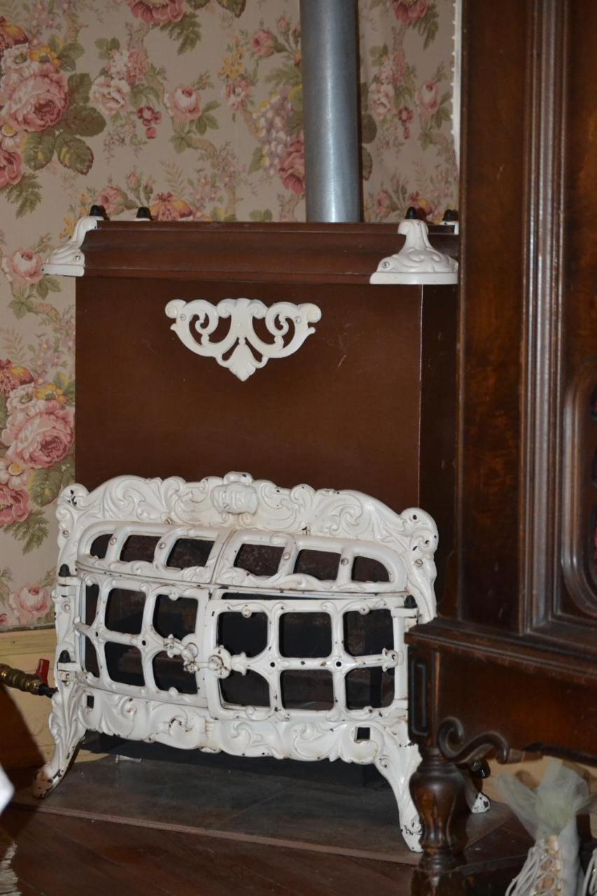 Carleton House Bed And Breakfast Bonham Eksteriør billede